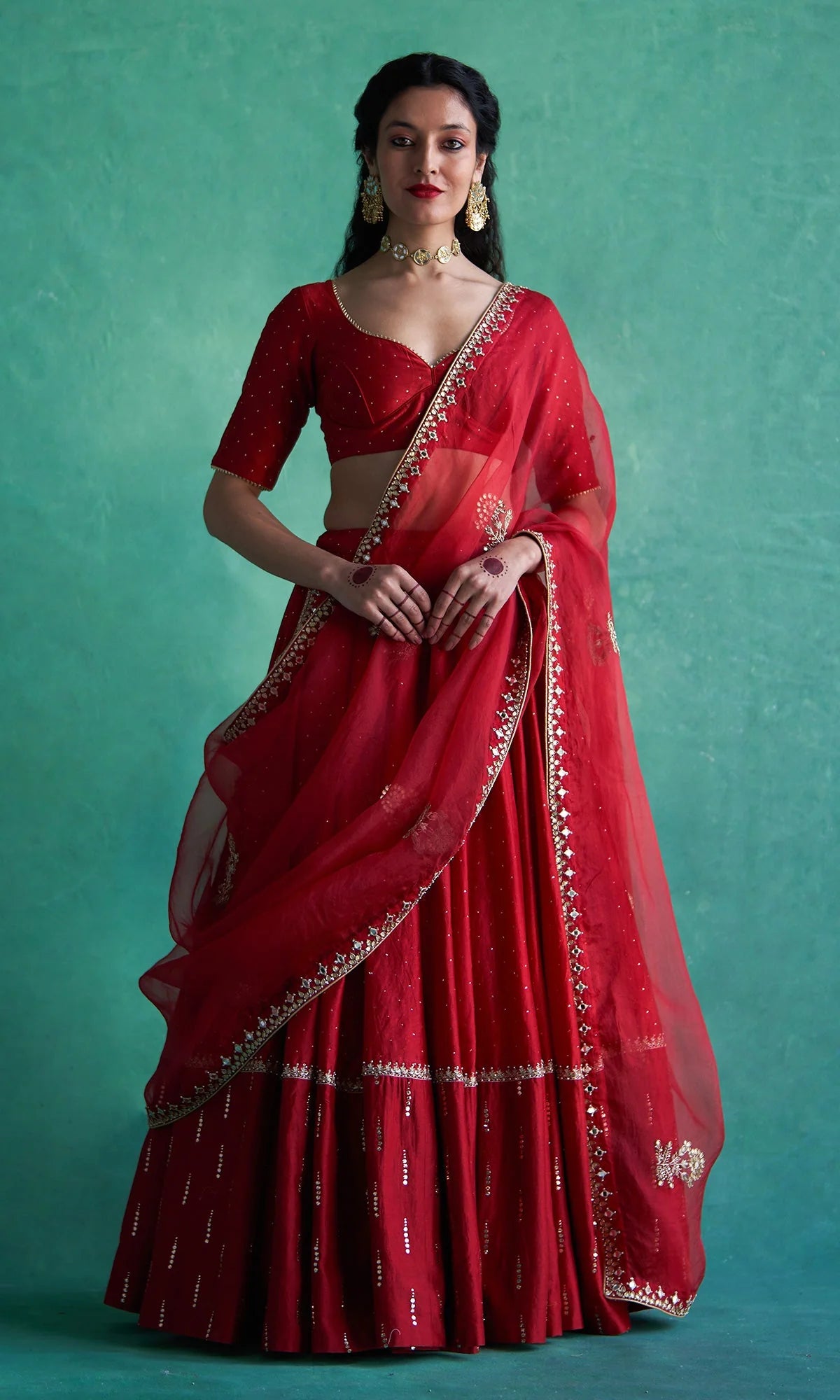 Aamna Sharif in Haseena Red Mukaish Chanderi Lehenga With Choli Cut Blouse And Embroidered Dupatta (Set Of 3)